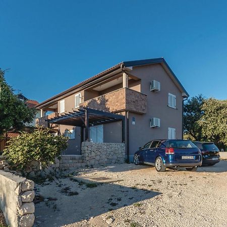 Nice Apartment In Mandre With Wifi Exterior photo