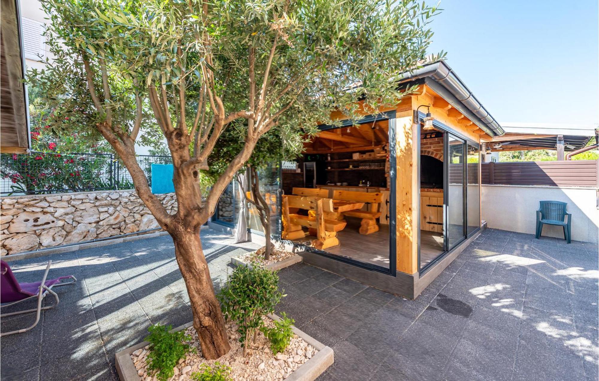 Nice Apartment In Mandre With Wifi Exterior photo